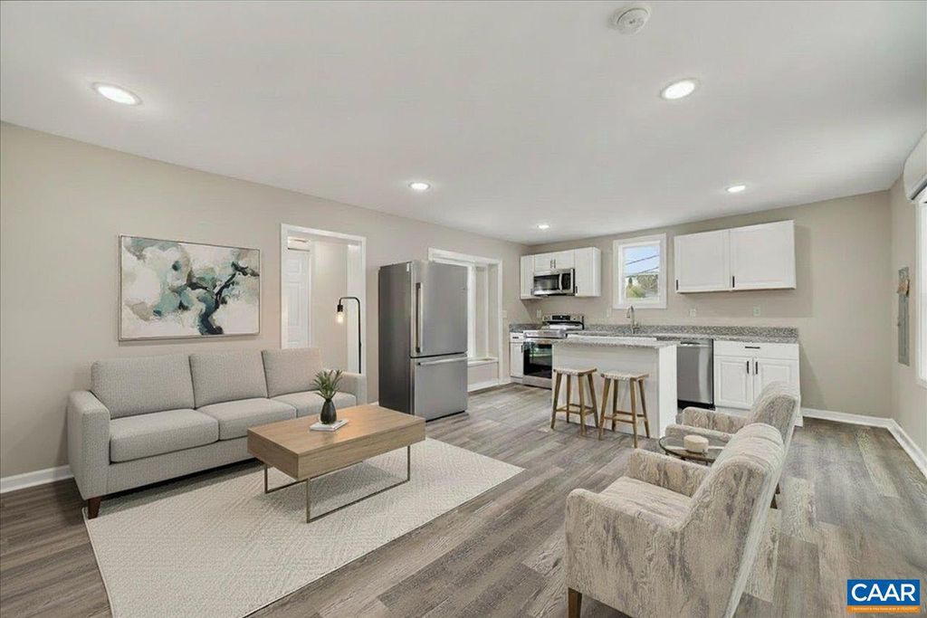 Photo of 1003 W Johnson St, STAUNTON, VA 24401 (MLS # 669302)