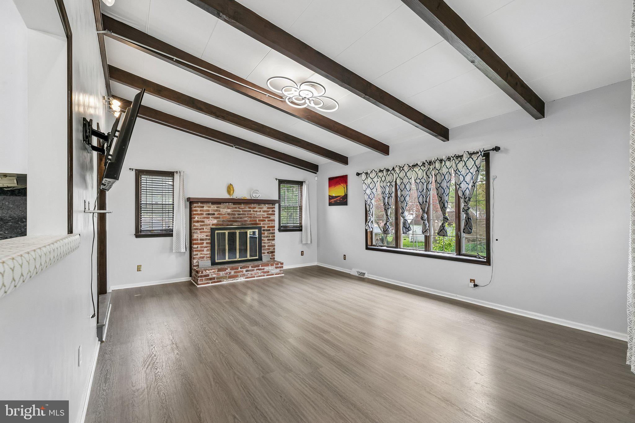 HUNTINGDON VALLEY - Residential
