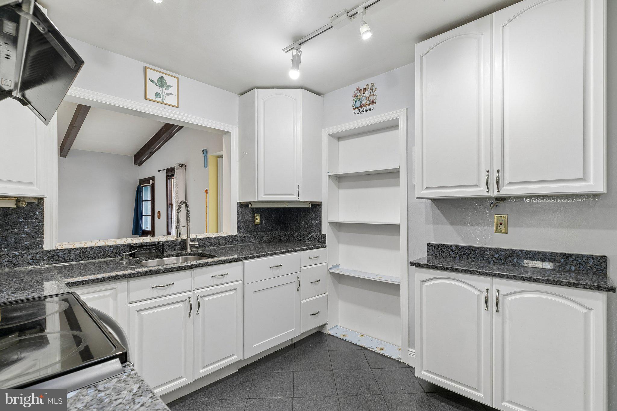 HUNTINGDON VALLEY - Residential