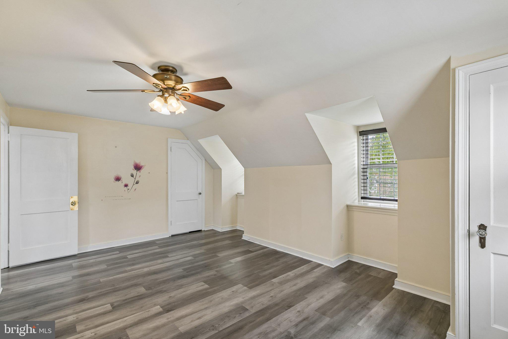 HUNTINGDON VALLEY - Residential