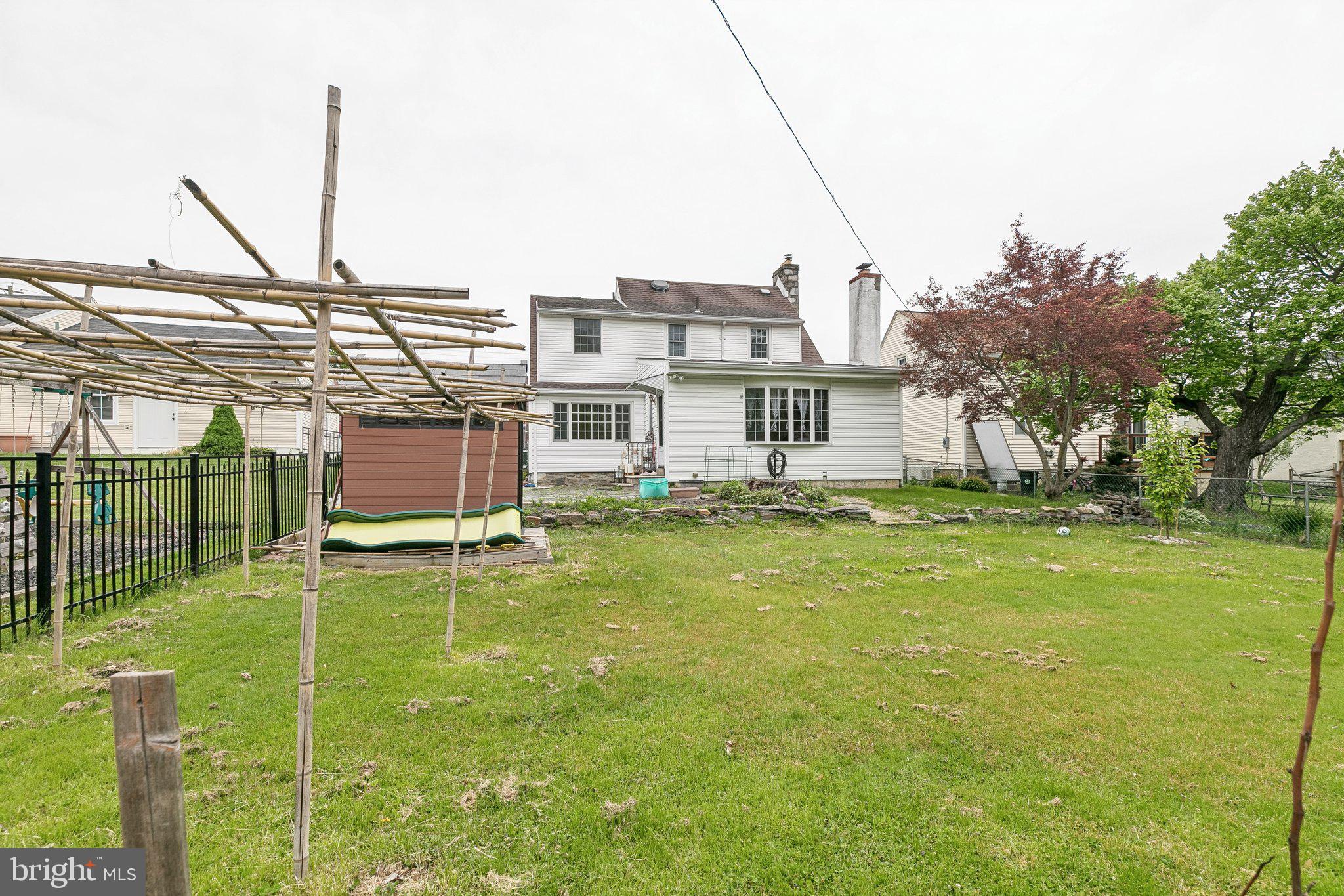 HUNTINGDON VALLEY - Residential
