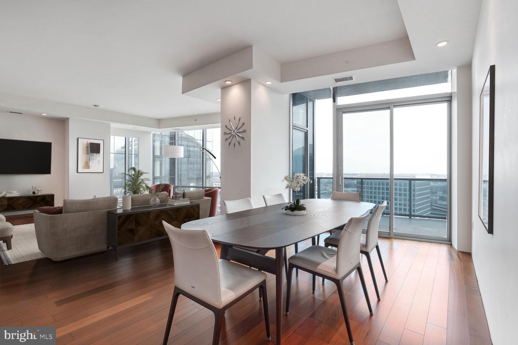 ROSSLYN - Residential Lease