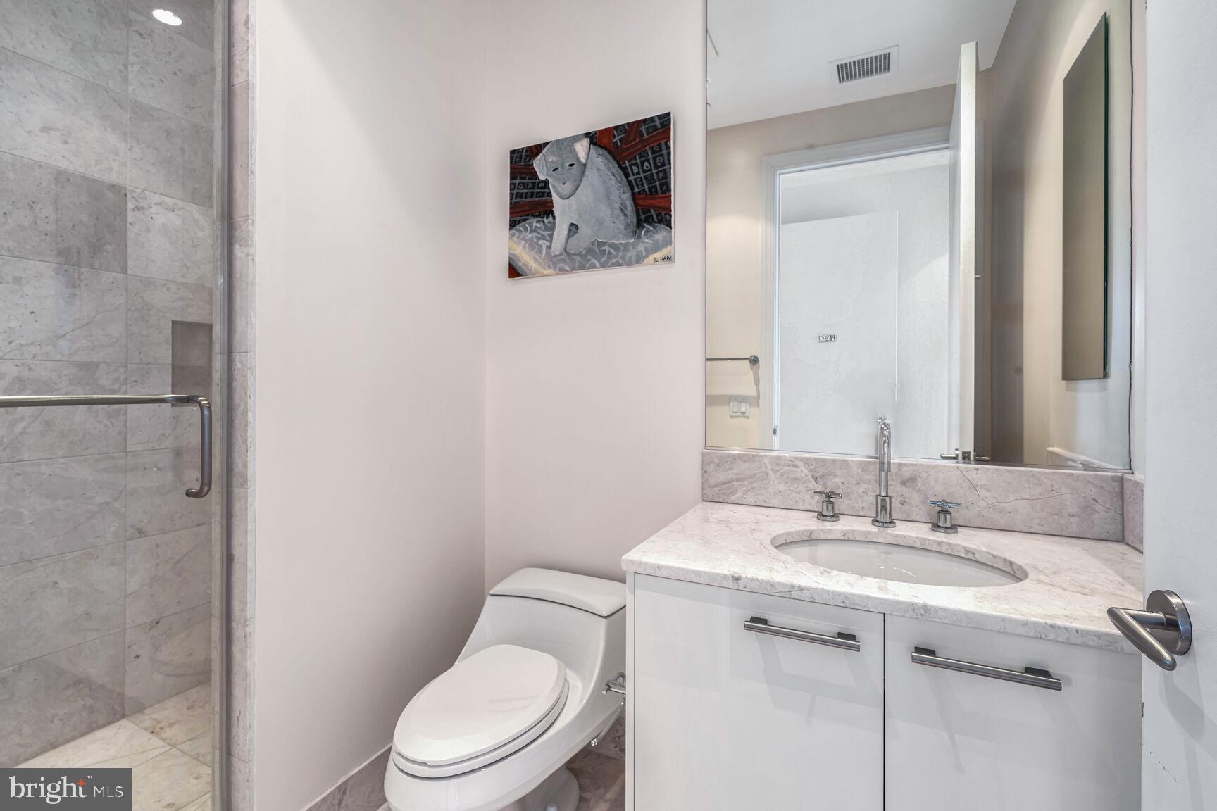 ROSSLYN - Residential Lease