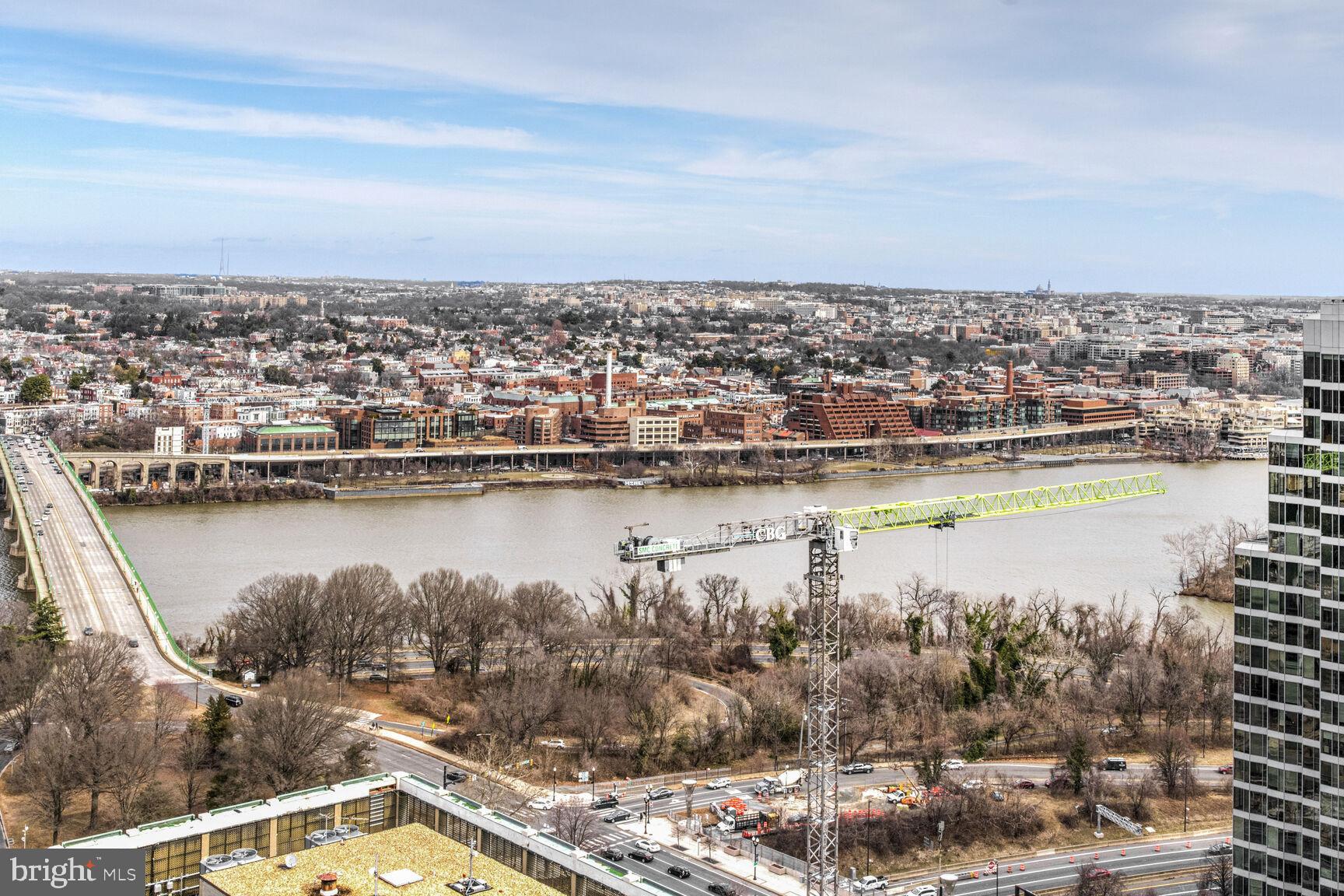 ROSSLYN - Residential Lease