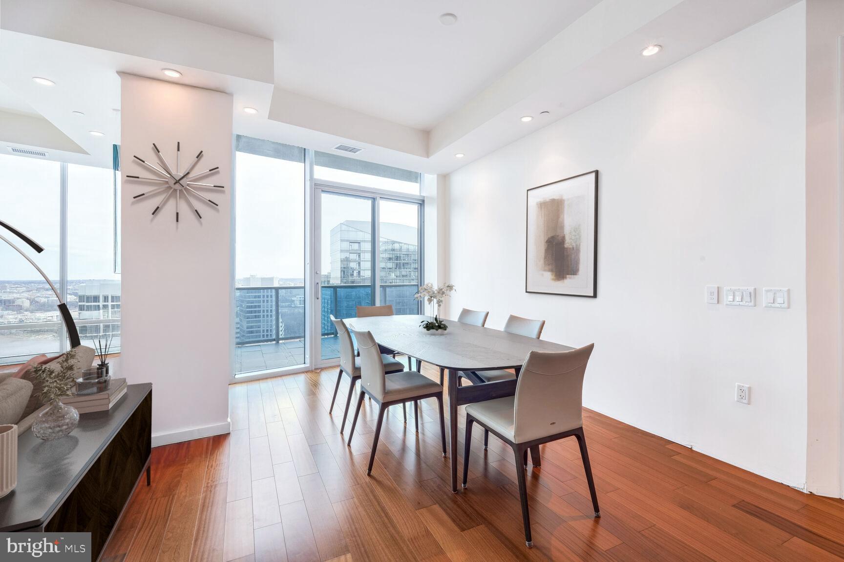 ROSSLYN - Residential Lease