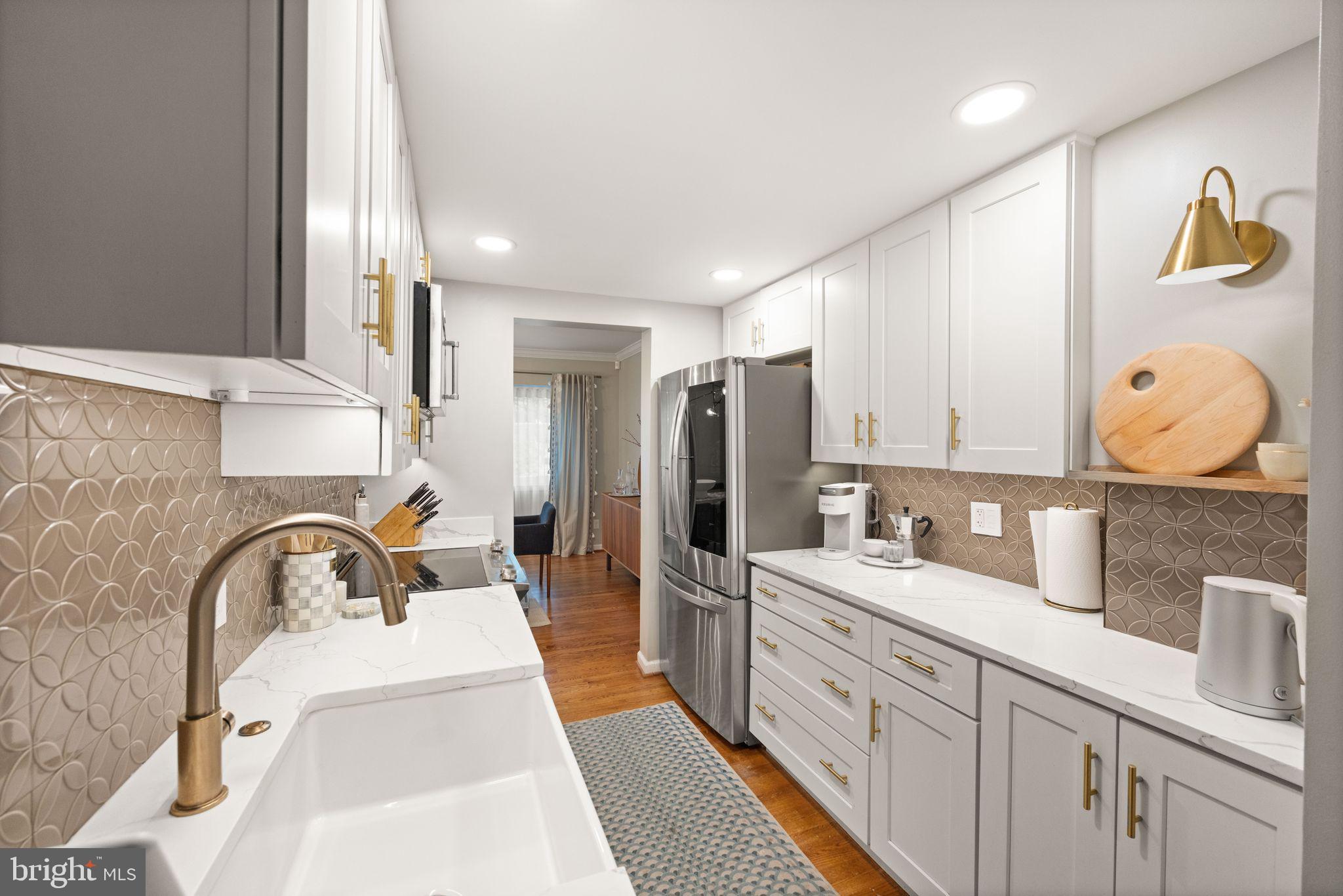 RESTON - Residential