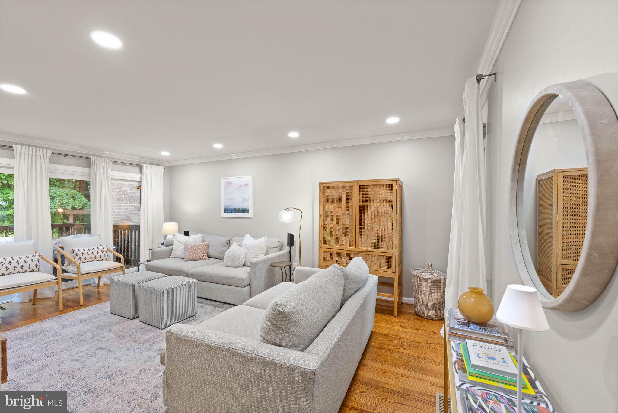 RESTON - Residential