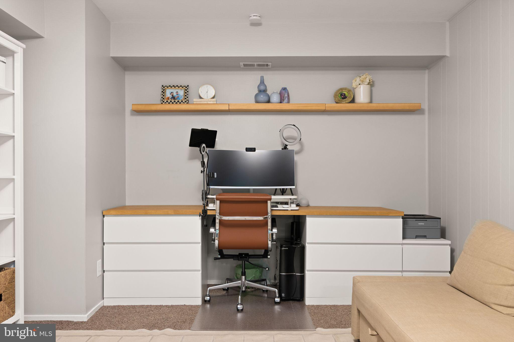 RESTON - Residential