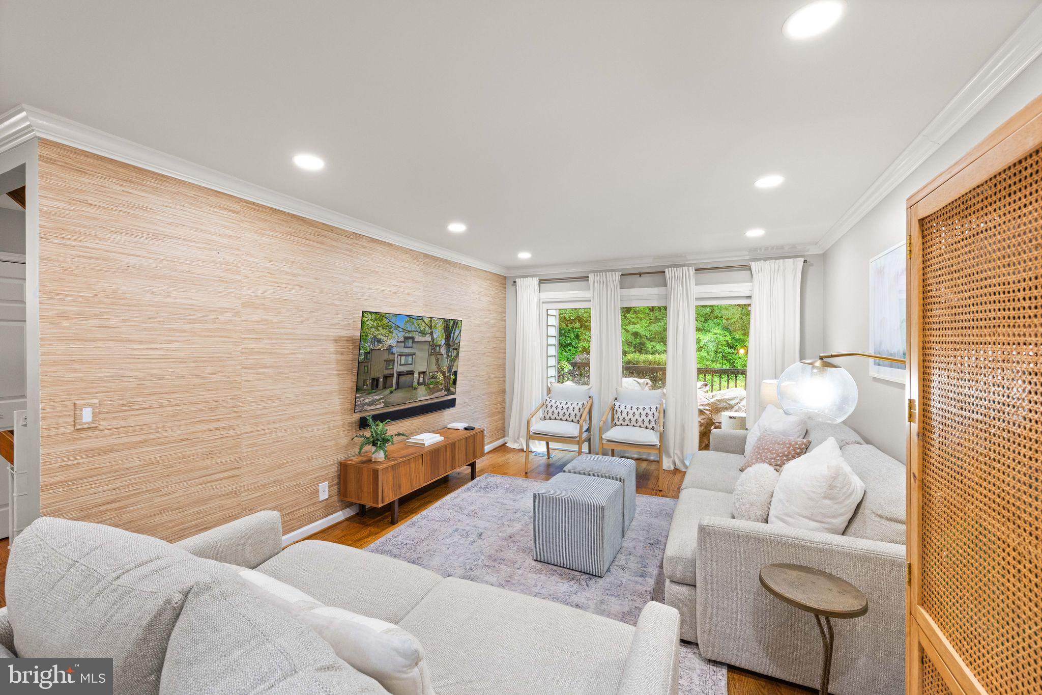 RESTON - Residential