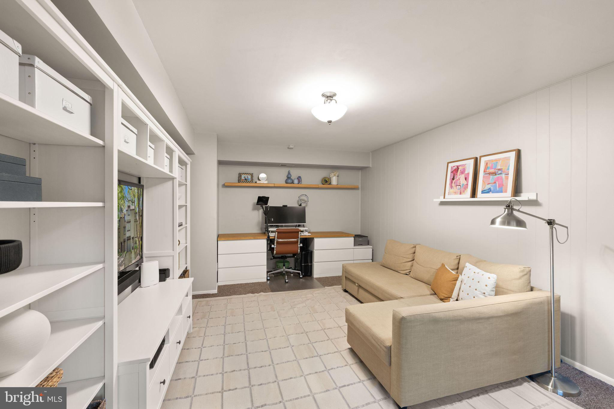 RESTON - Residential