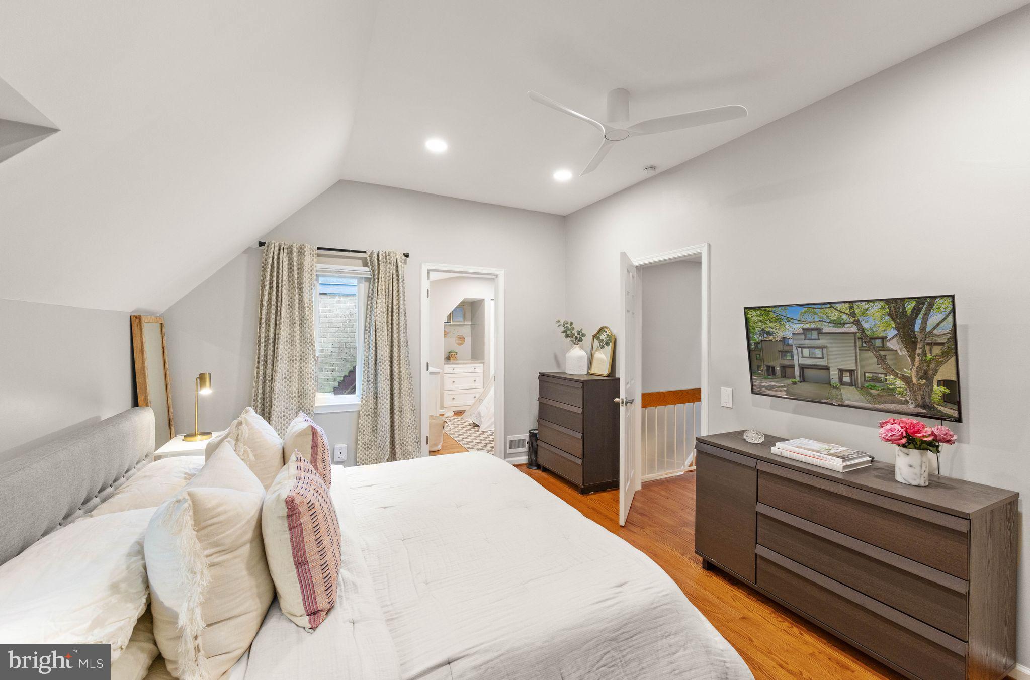 RESTON - Residential