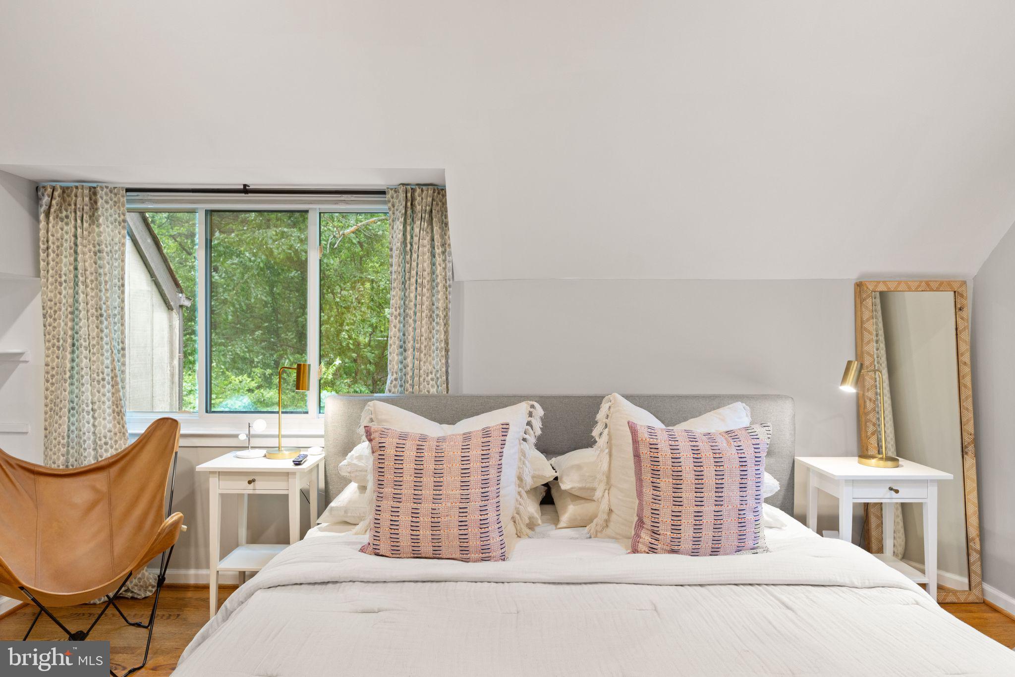 RESTON - Residential