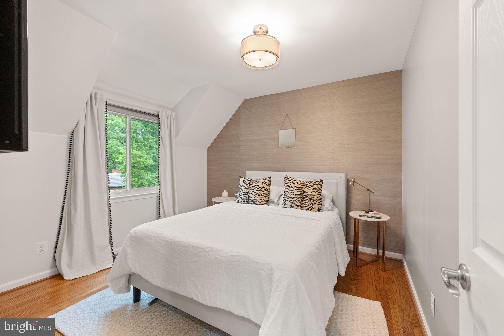 RESTON - Residential