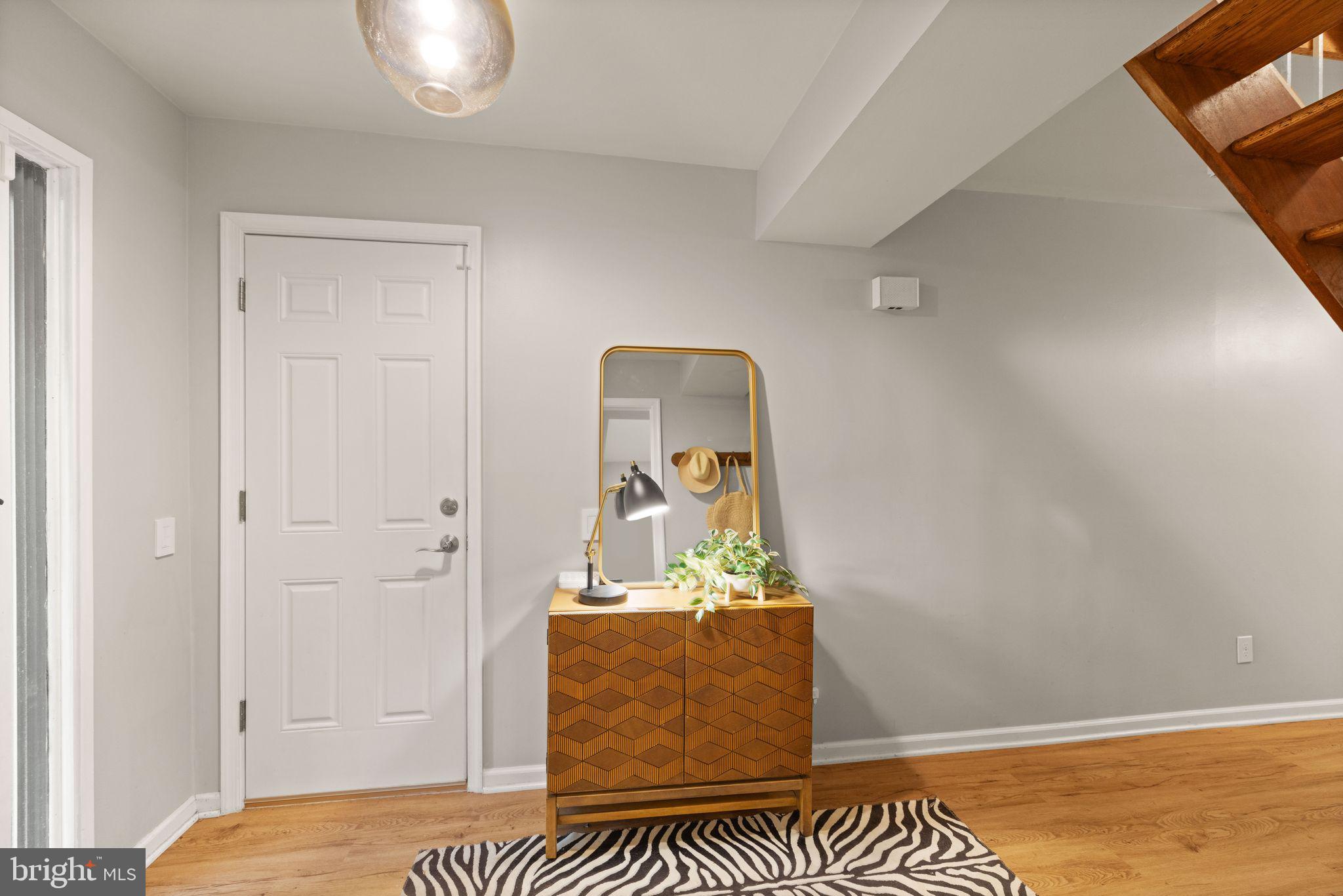 RESTON - Residential