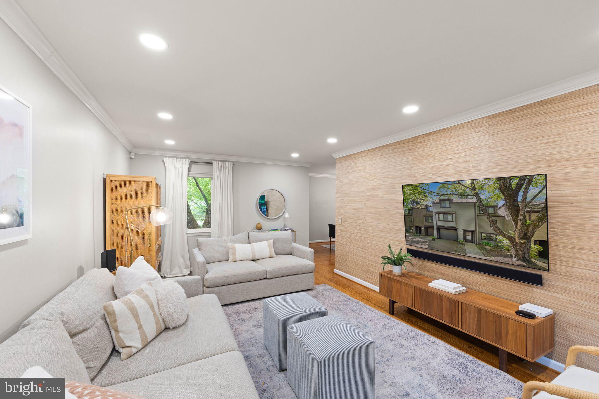 RESTON - Residential