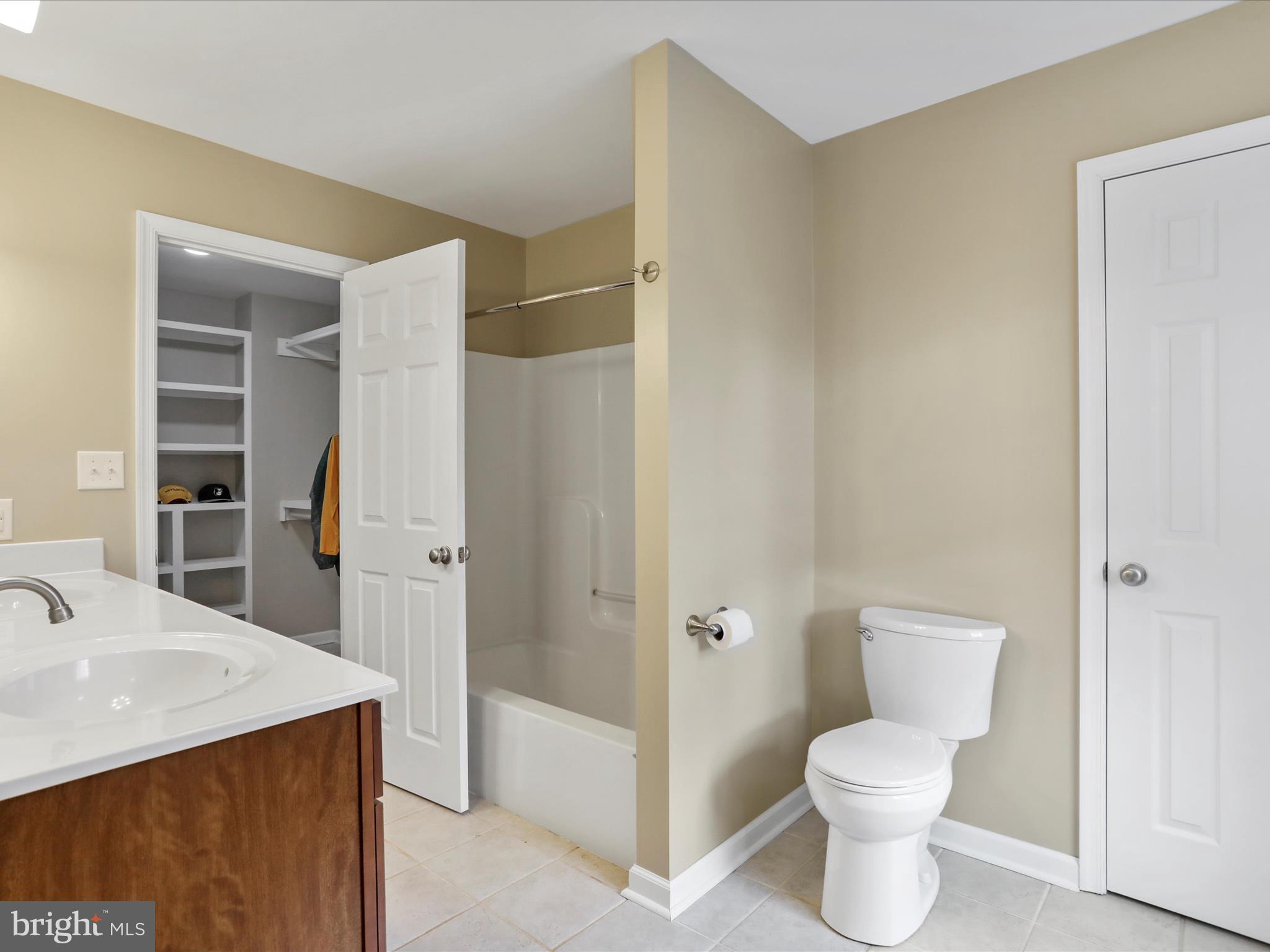 MONUMENT HILL - Residential