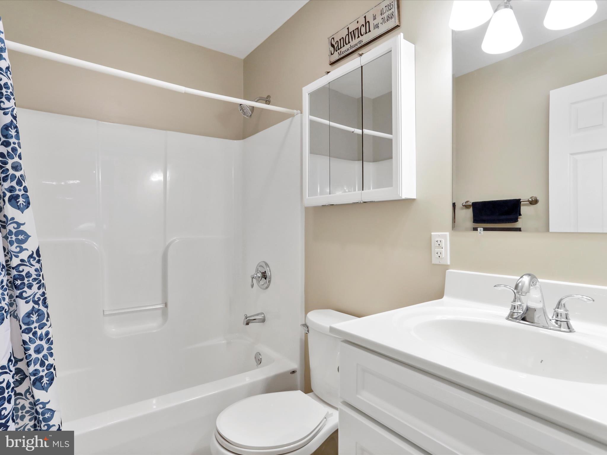 MONUMENT HILL - Residential