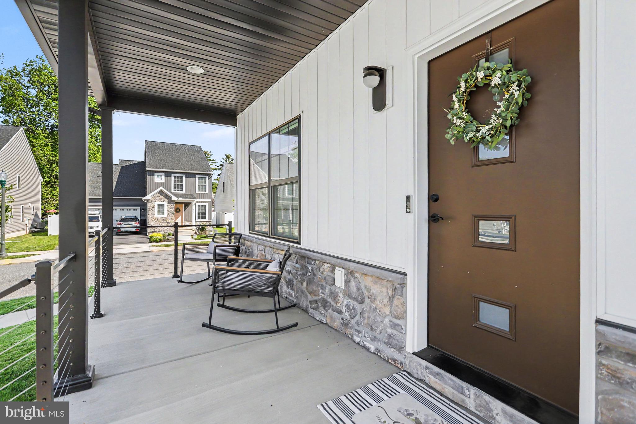 100 MEADOWS BEND