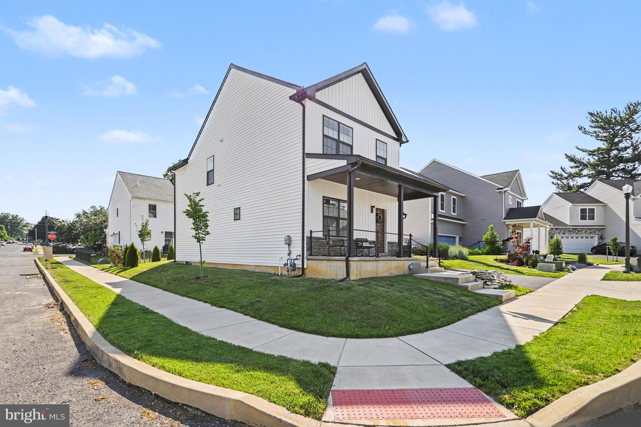 100 MEADOWS BEND
