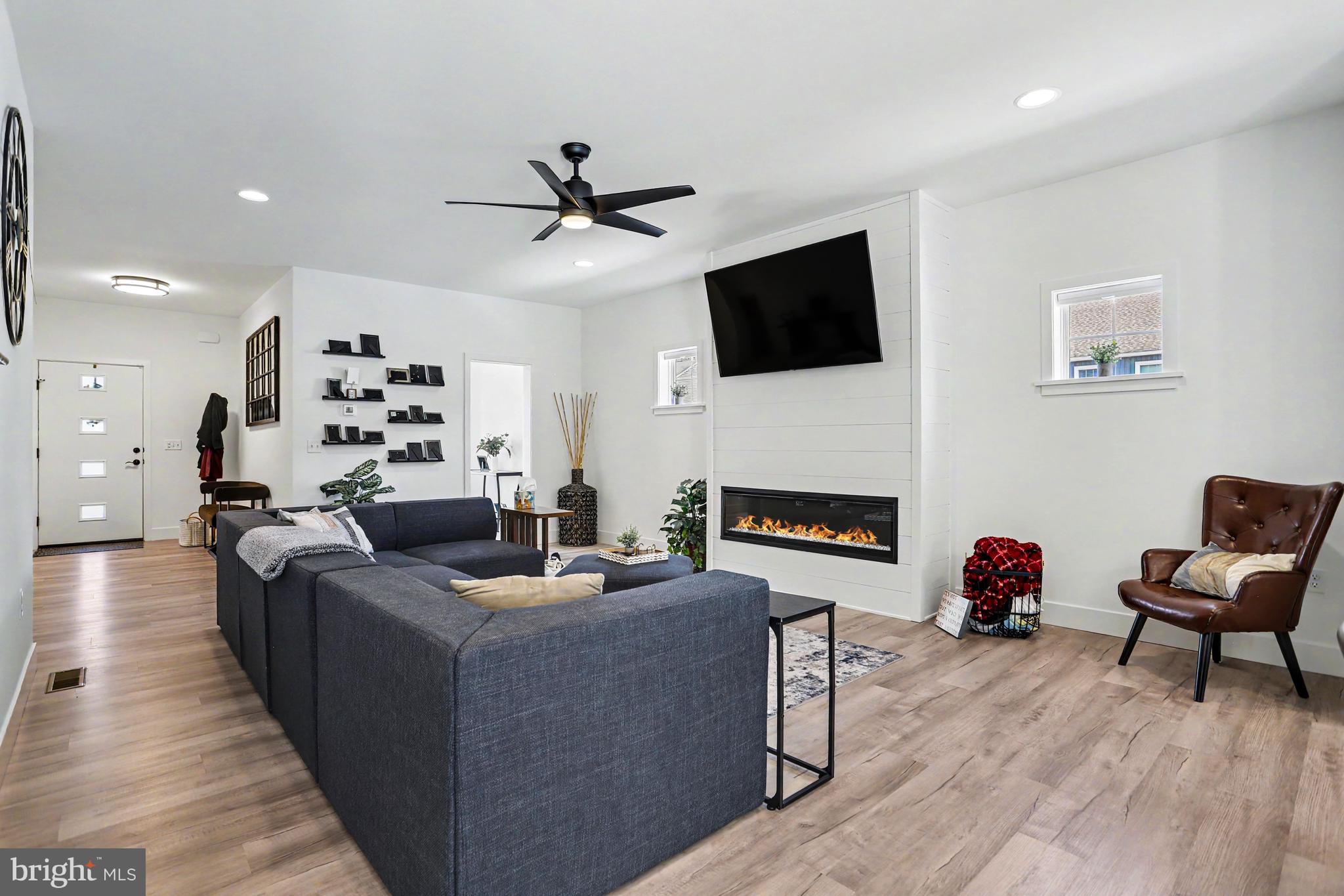 SUTTER'S MEADOW - Residential