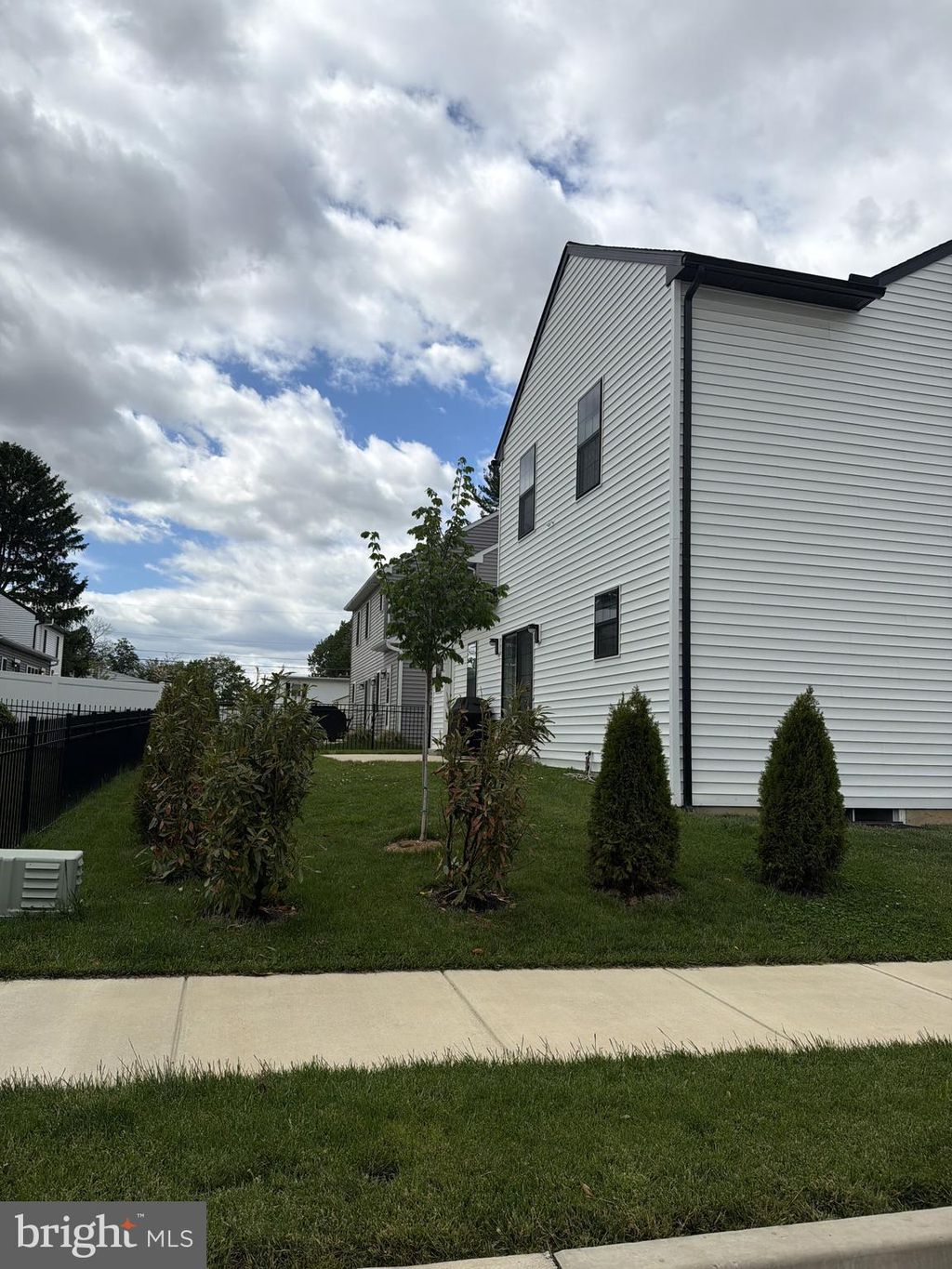 Photo of 100 Meadows Bend, LITITZ, PA 17543 (MLS # PALA2087900)