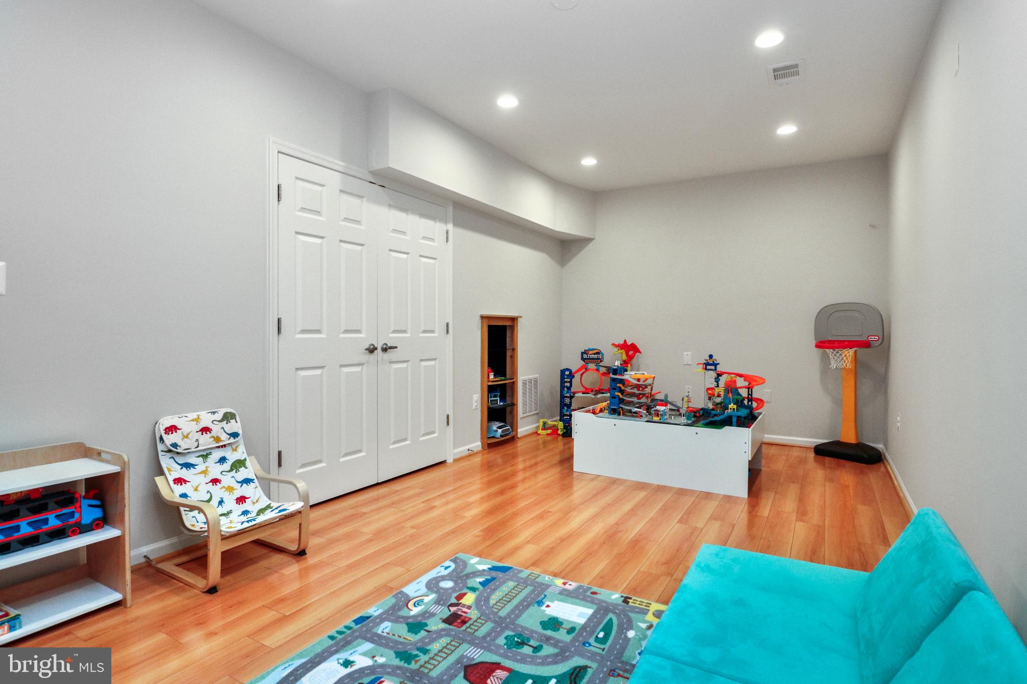 TREBURG - Residential