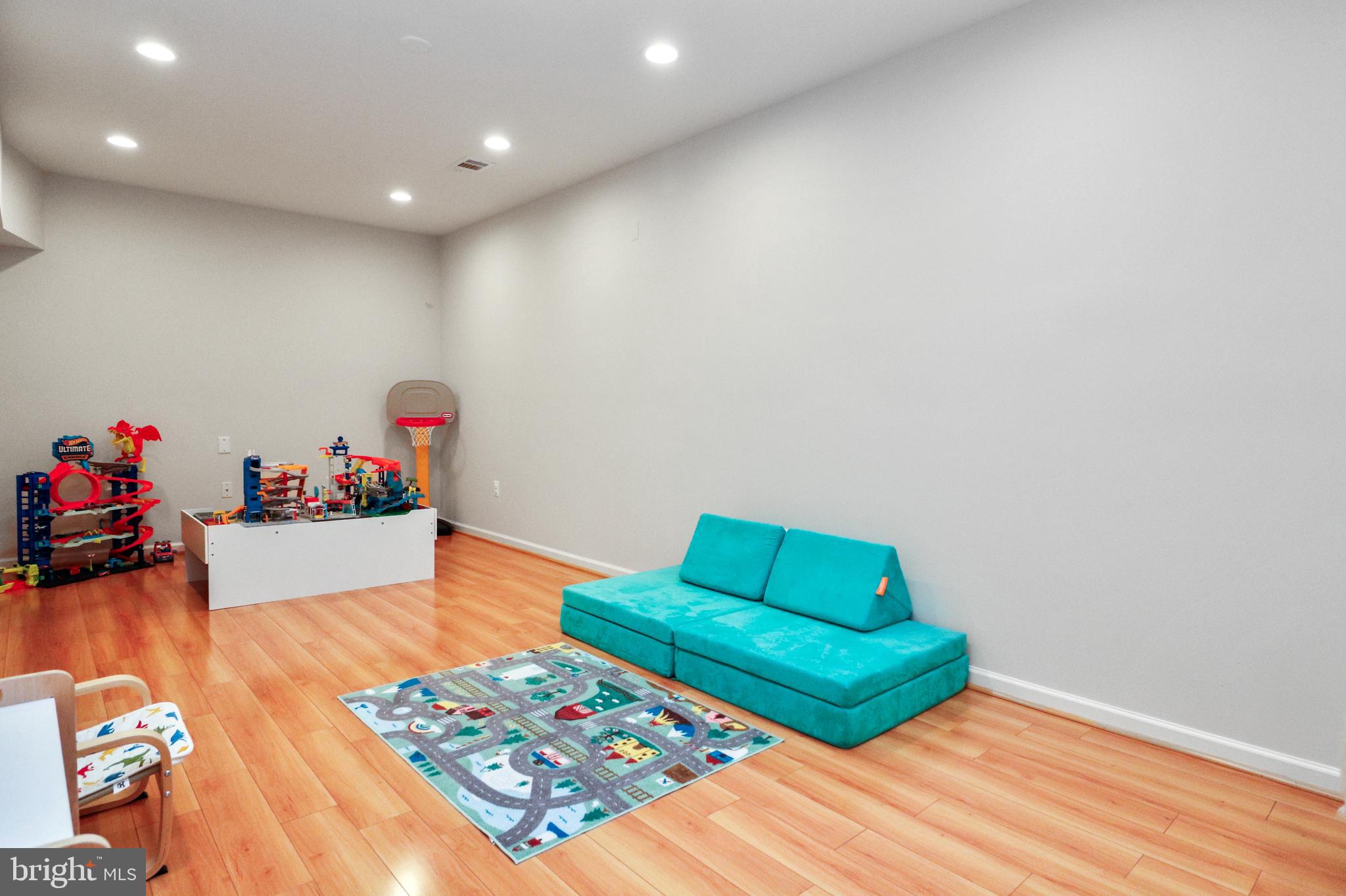 TREBURG - Residential