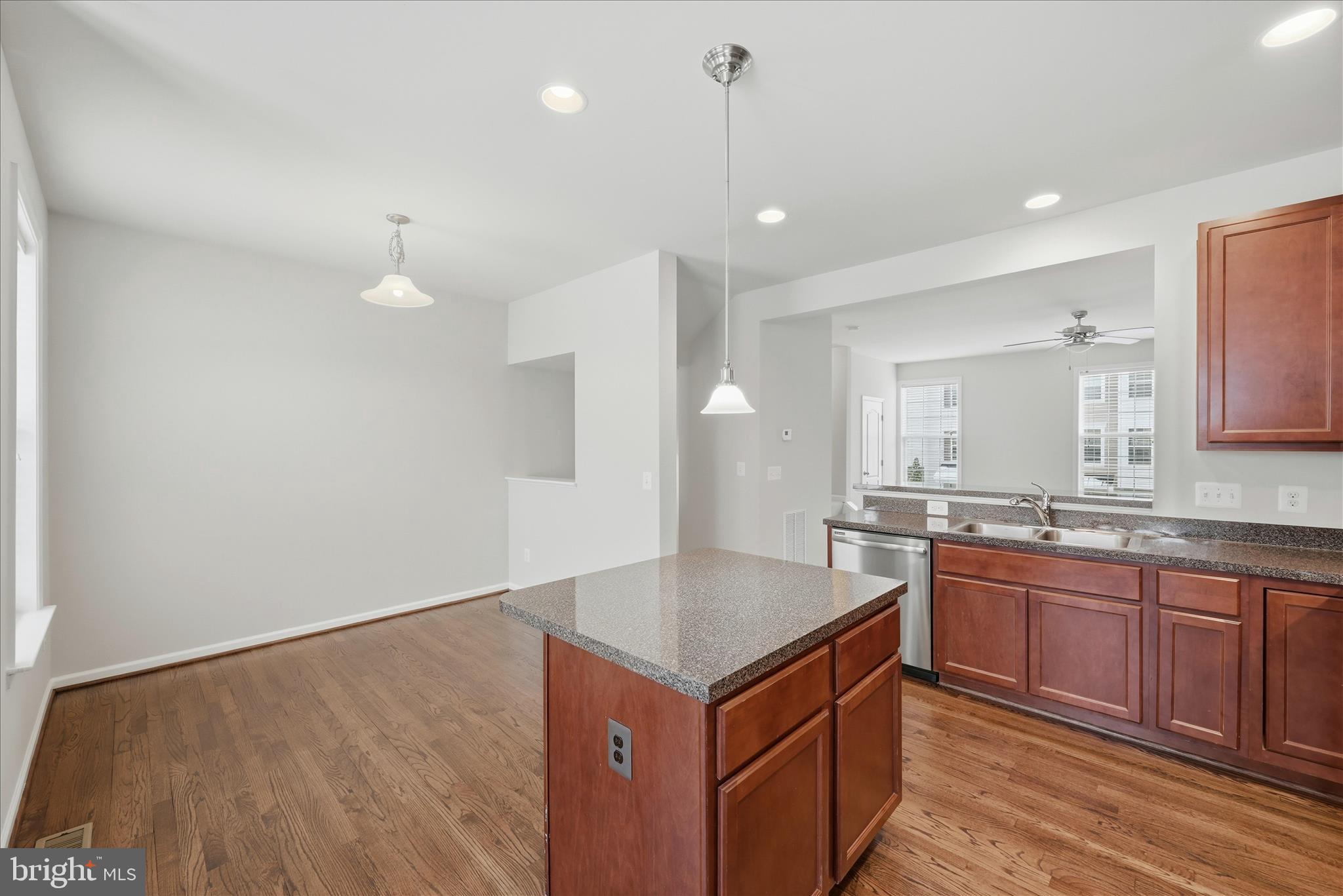 THE TOWNES AT TASKER - Residential