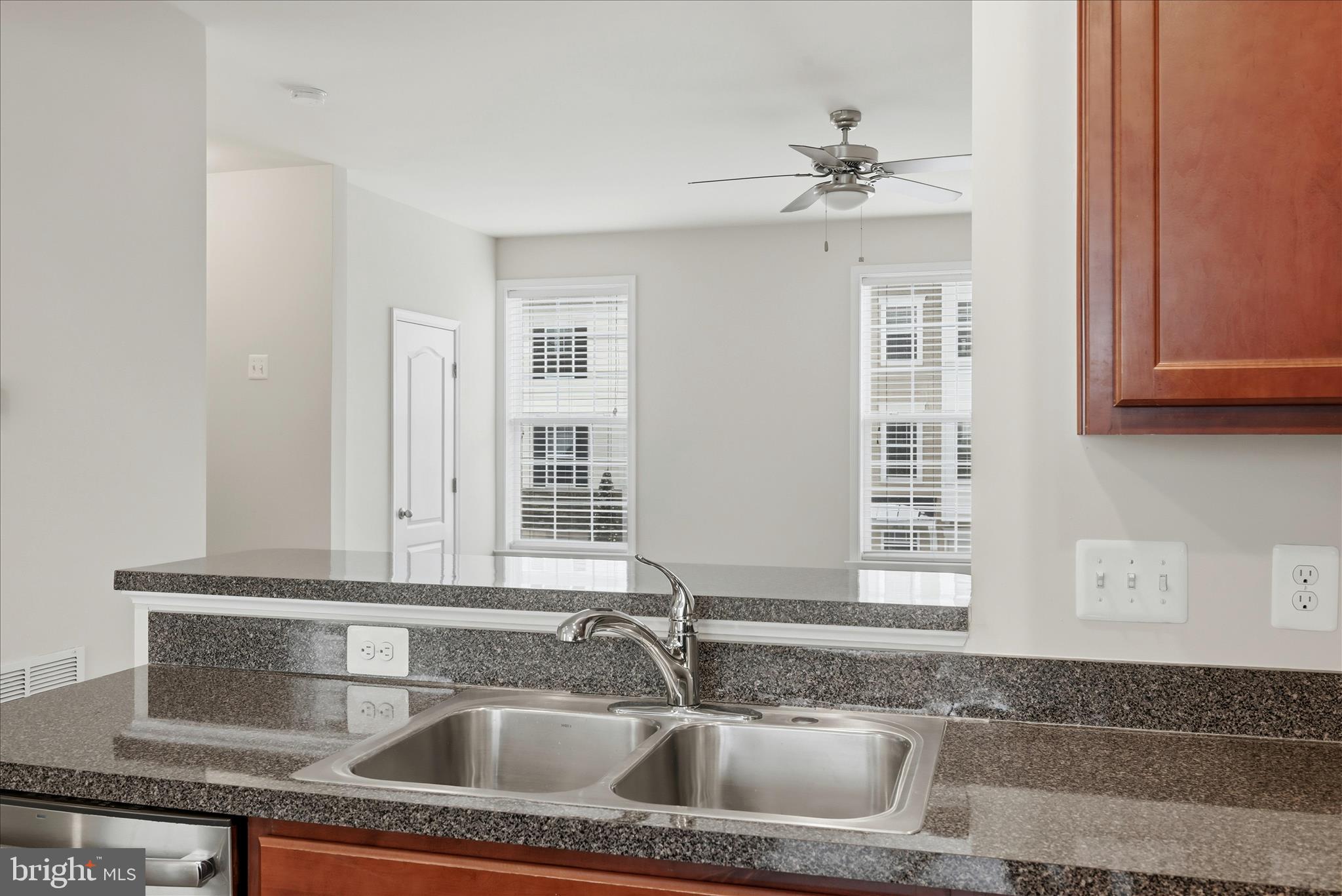 THE TOWNES AT TASKER - Residential