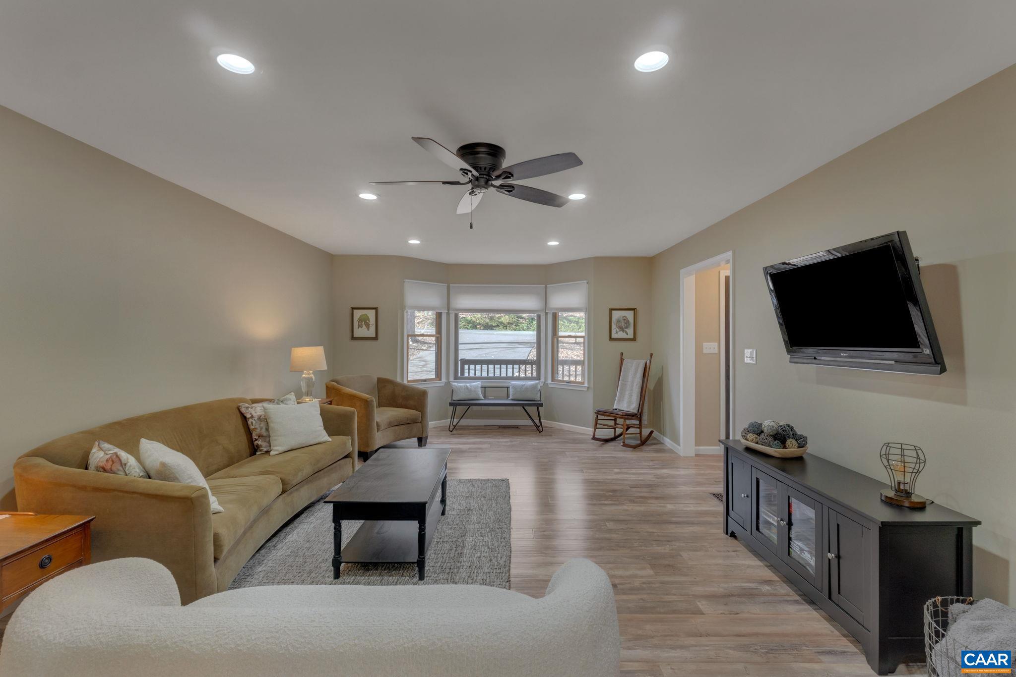 LAKE MONTICELLO - Residential