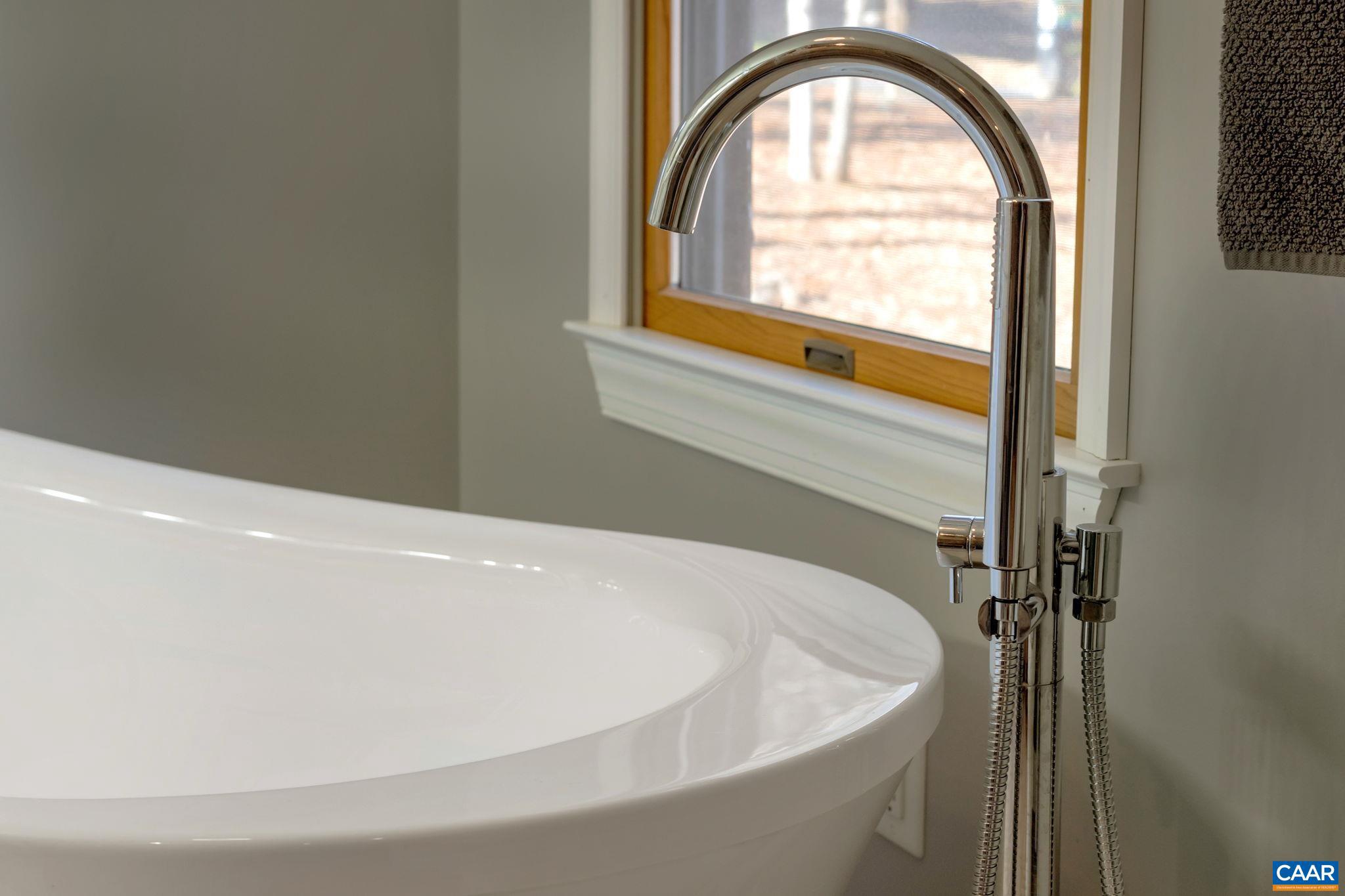 LAKE MONTICELLO - Residential