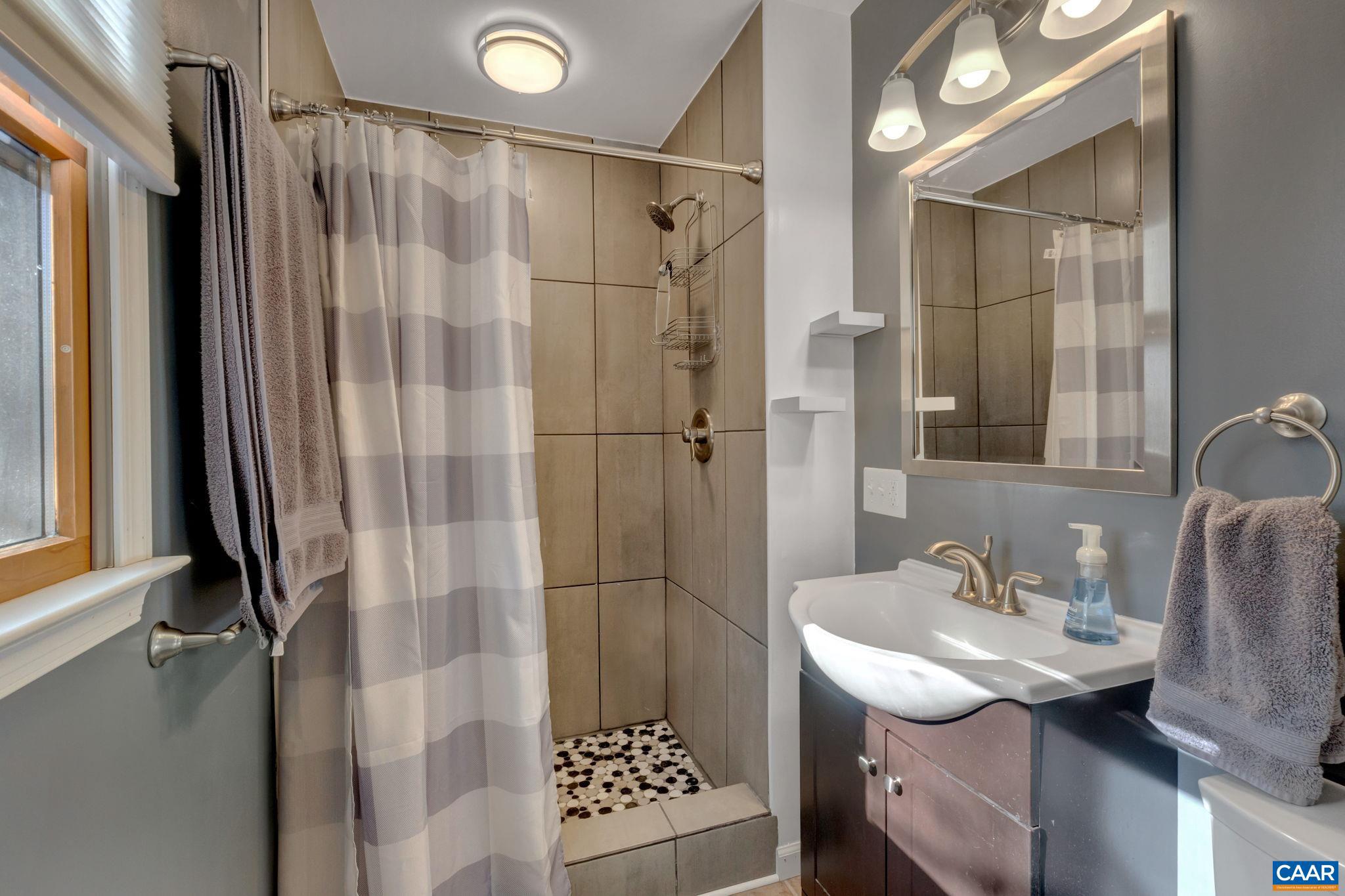 LAKE MONTICELLO - Residential