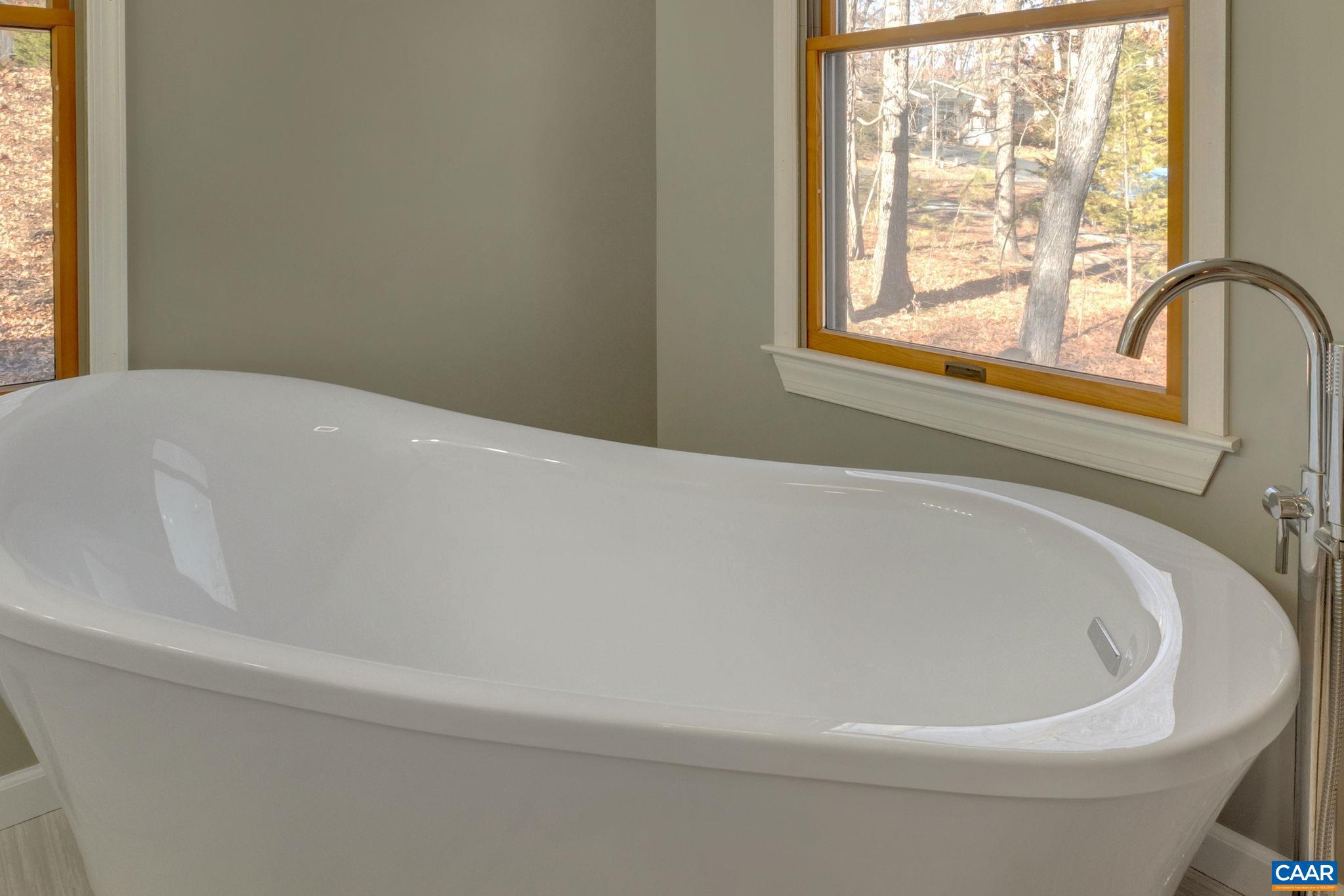 LAKE MONTICELLO - Residential