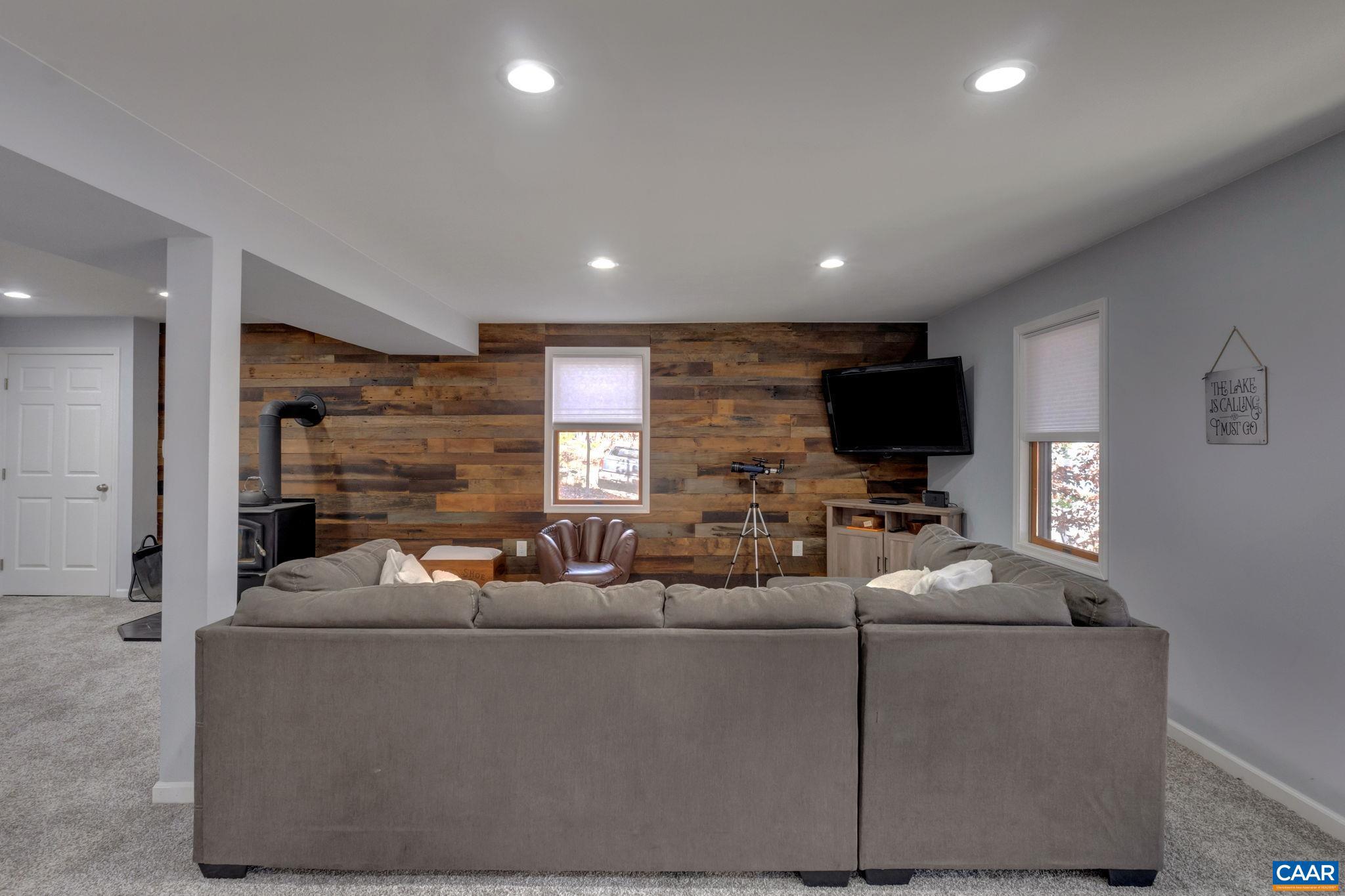 LAKE MONTICELLO - Residential