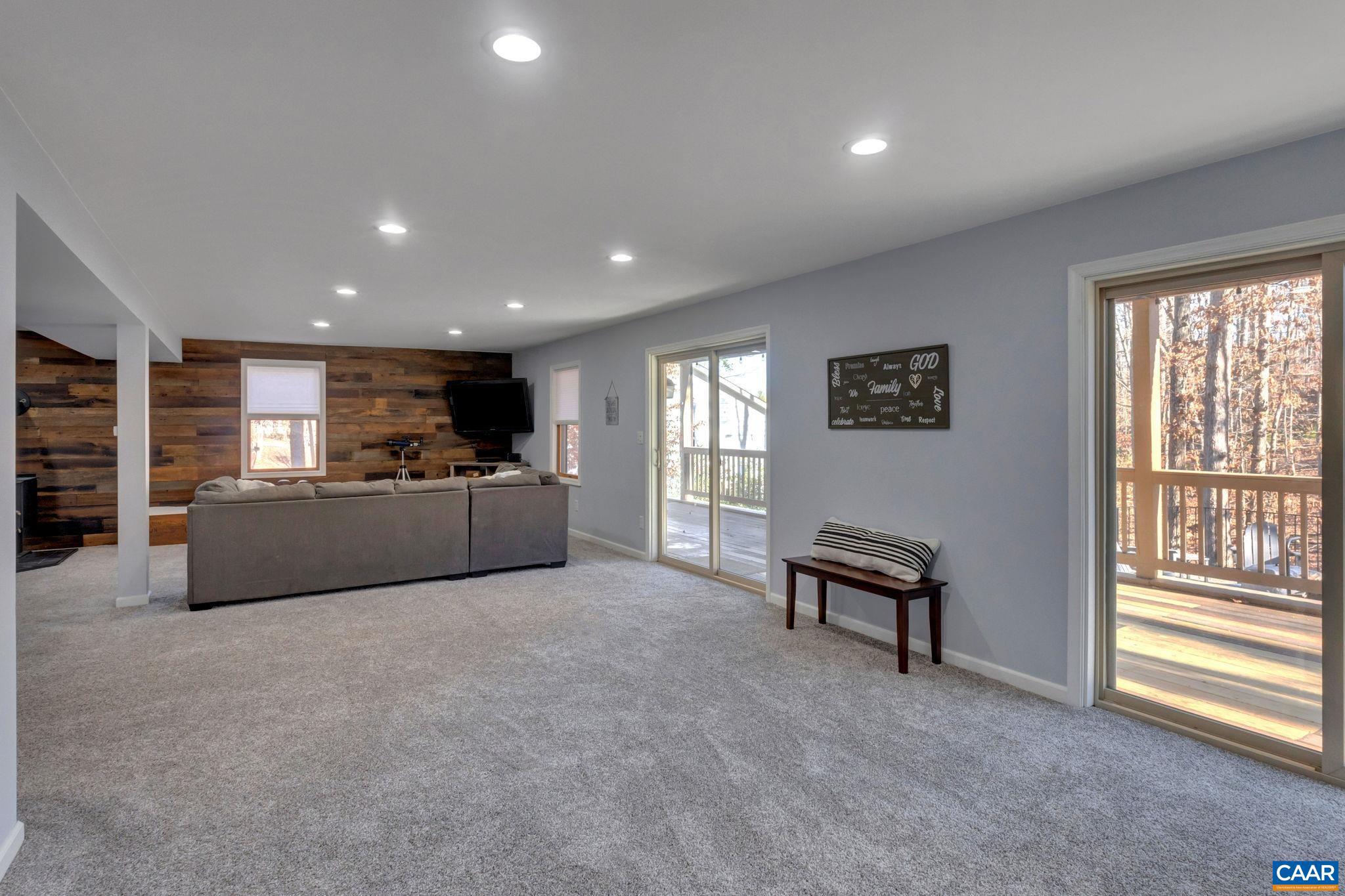 LAKE MONTICELLO - Residential