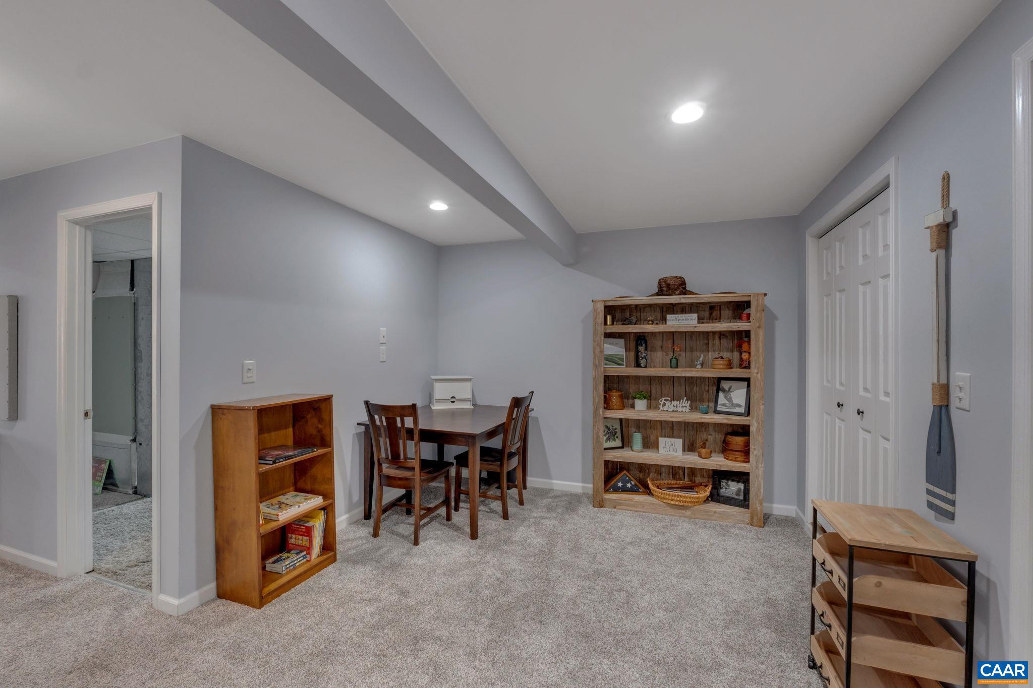 LAKE MONTICELLO - Residential