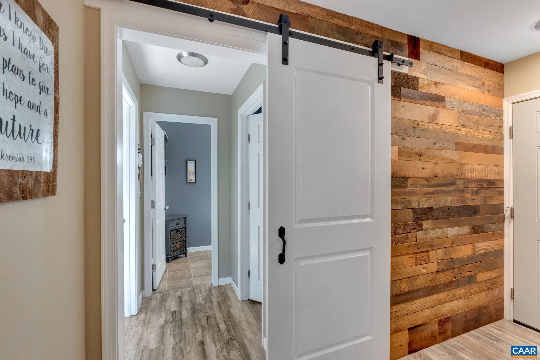 LAKE MONTICELLO - Residential