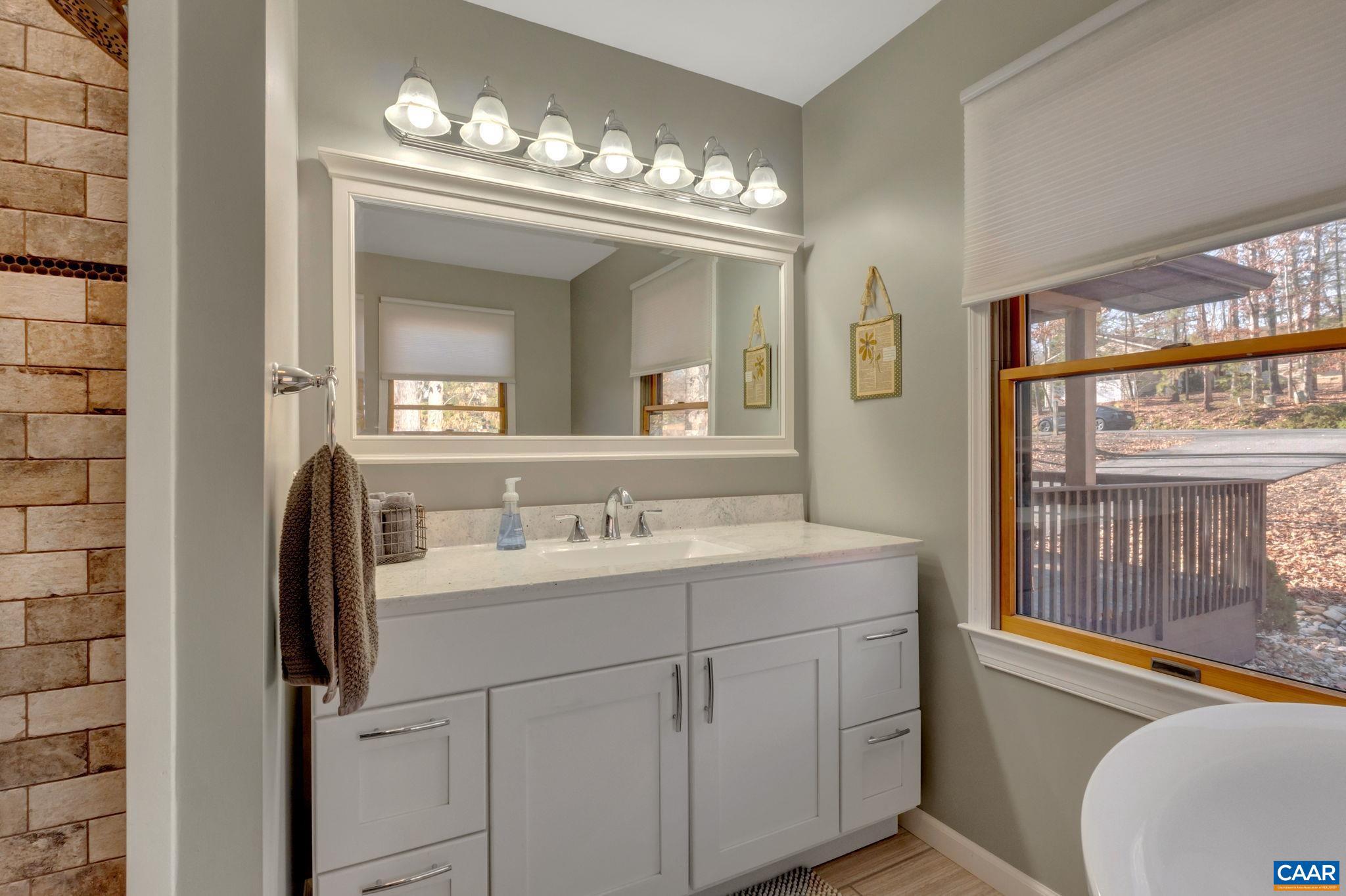 LAKE MONTICELLO - Residential