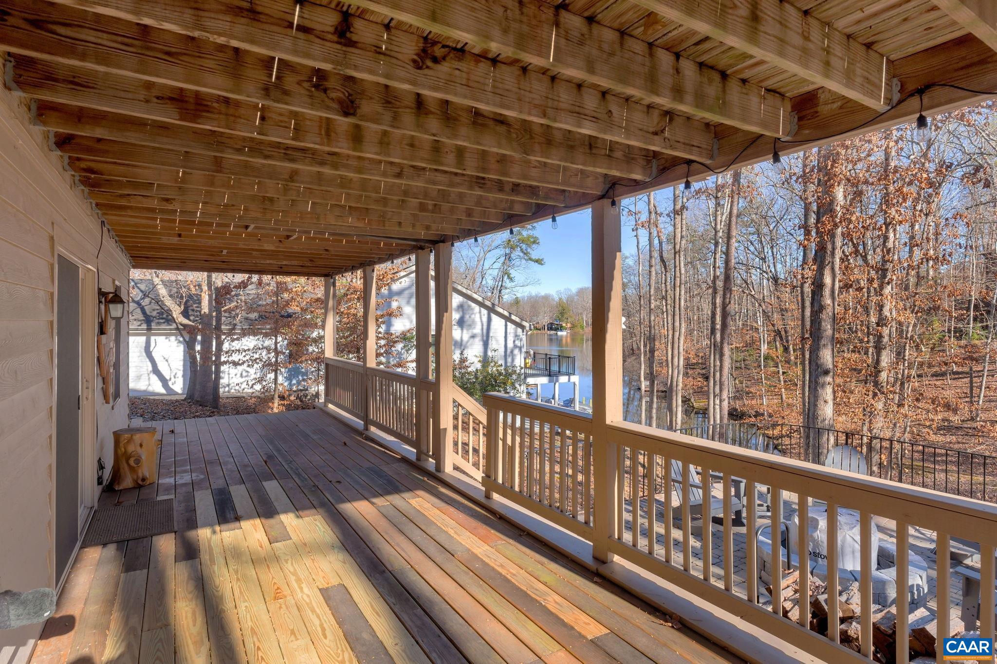 LAKE MONTICELLO - Residential