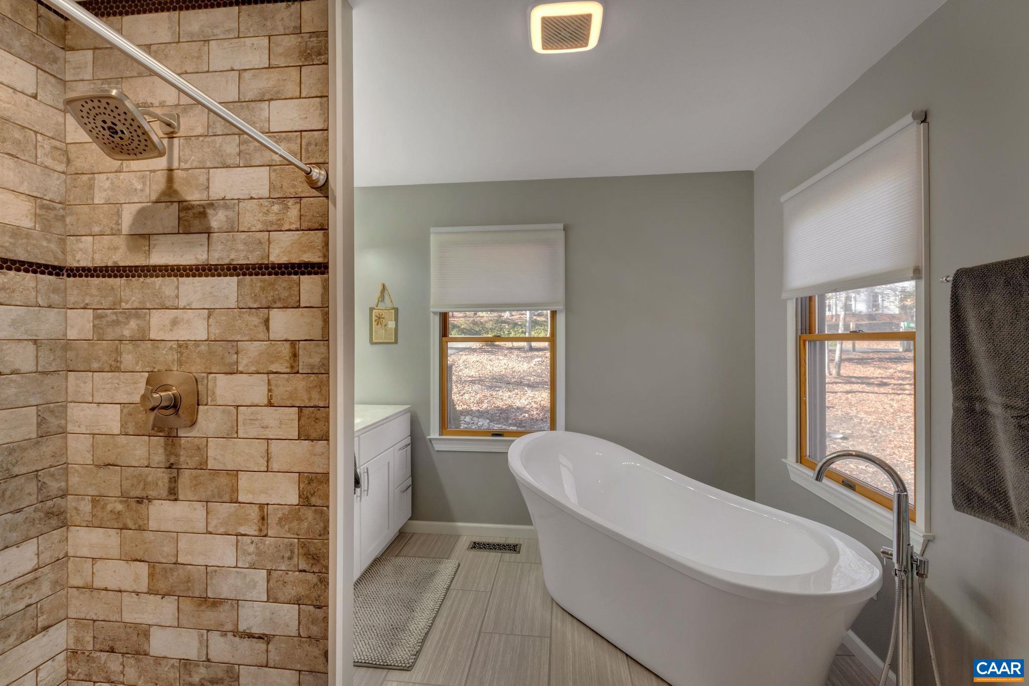 LAKE MONTICELLO - Residential