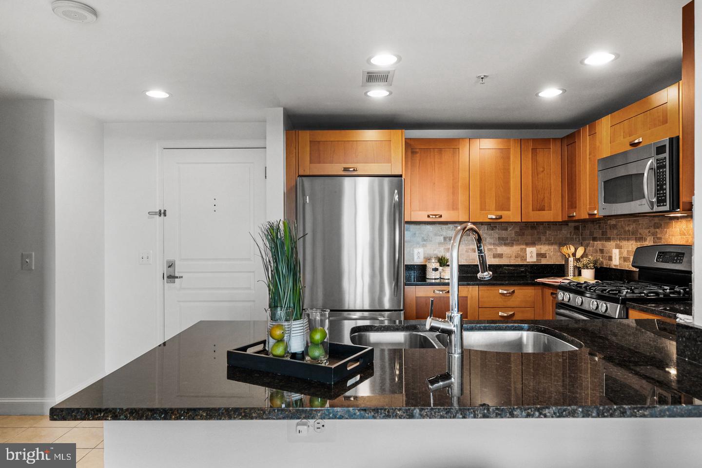 2451 MIDTOWN AVENUE 708