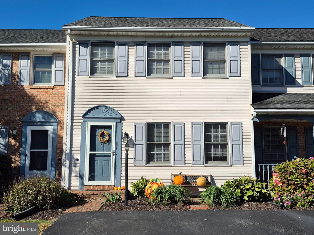 Photo of 7 Brookfield Road, LITITZ, PA 17543 (MLS # PALA2078414)