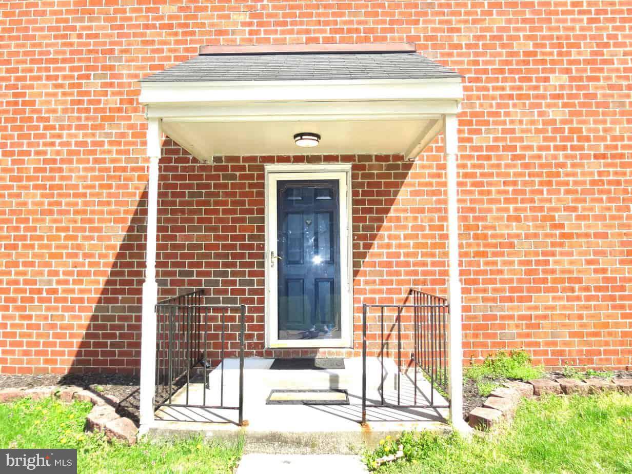 COURTLAND WOODS - Residential