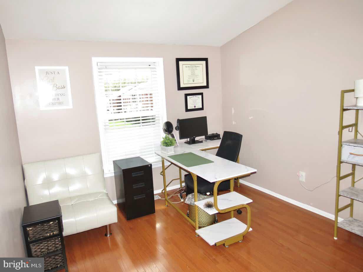 COURTLAND WOODS - Residential