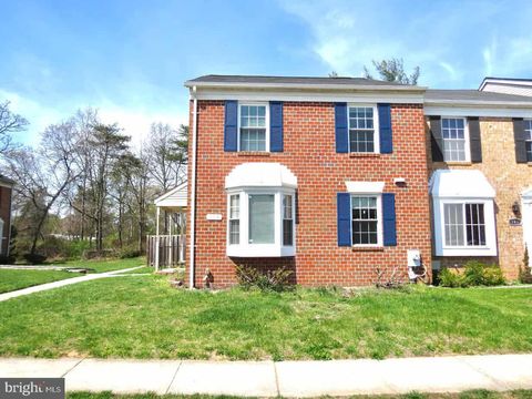 Townhouse For Sale - 115 Courtland Woods Circle<br/> PIKESVILLE, MD 21208