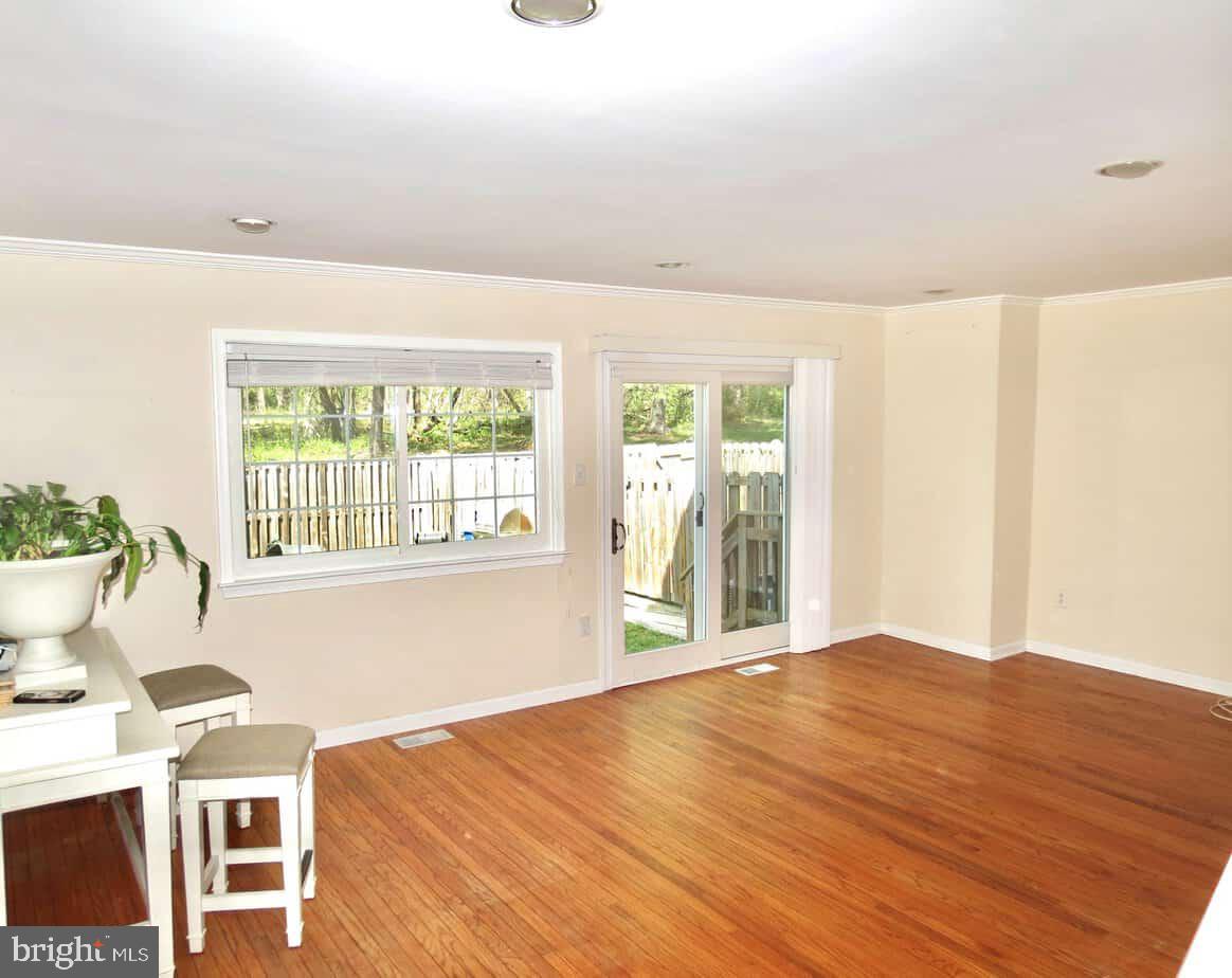 COURTLAND WOODS - Residential