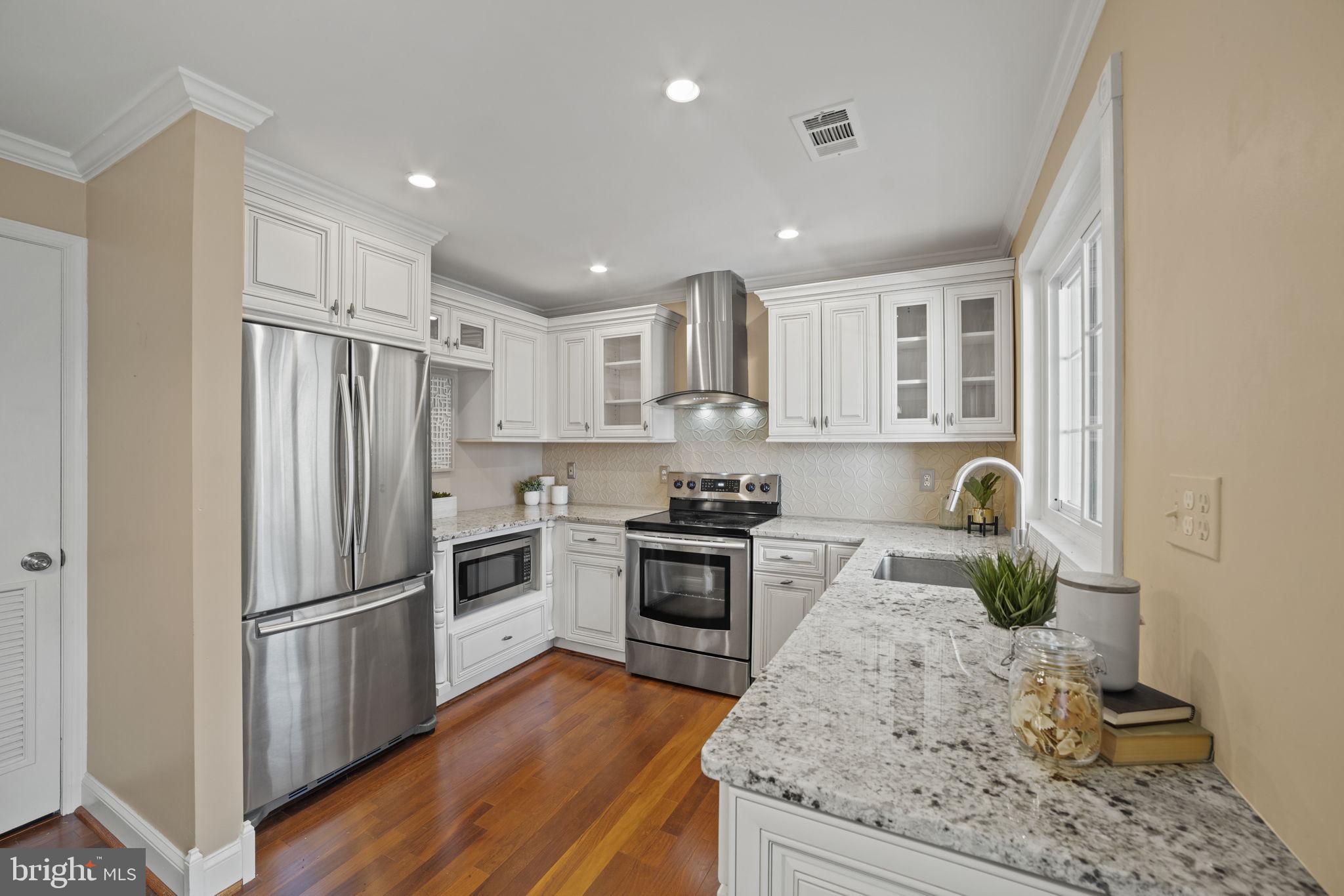 GRAYS POINTE - Residential