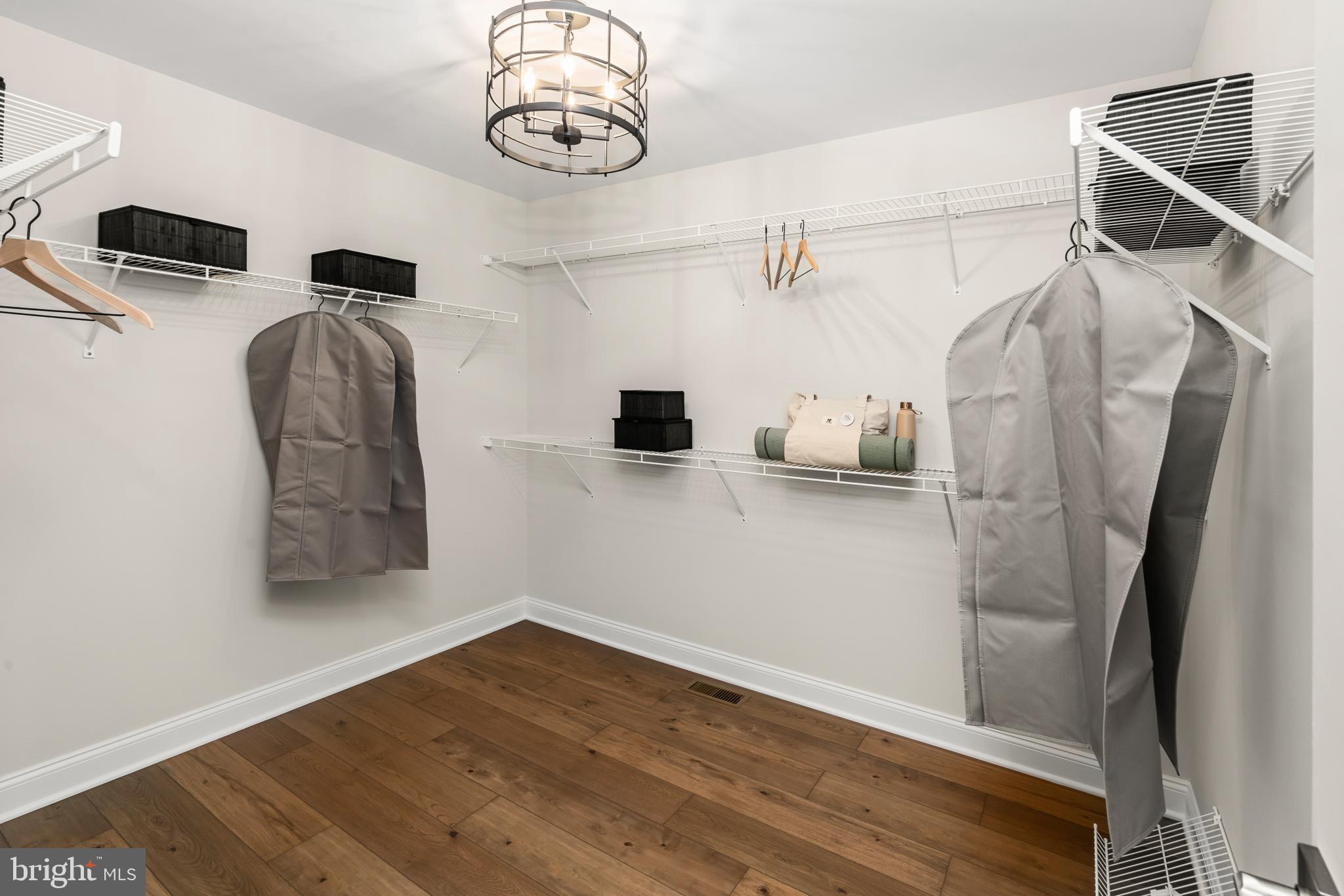 MASON SQUARE - Residential