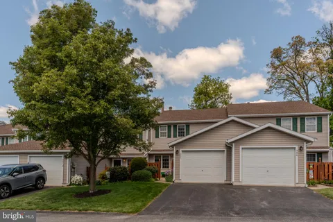 305 Stonegate Road, York, PA 17408 - #: PAYK2102146