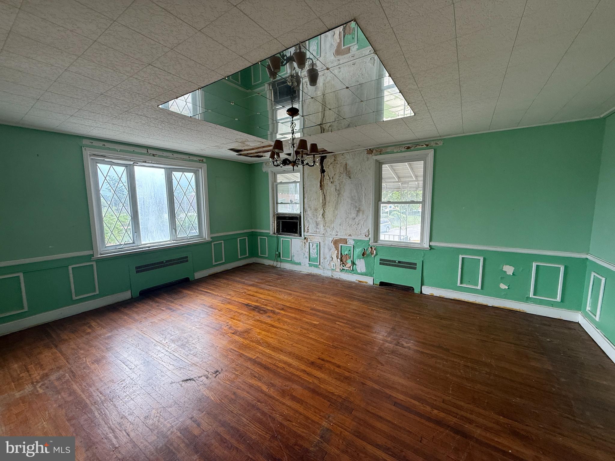 3701 COLUMBUS DRIVE